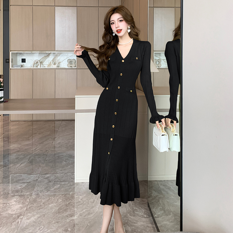 2025 Autumn Winter French Vintage Ruffled Single-Breasted V-Neck Mermaid Knit Dress - Image 5