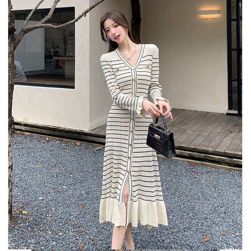 2025 Autumn Winter V-Neck Striped Knit Midi Dress with Ruffle Trim - Image 2