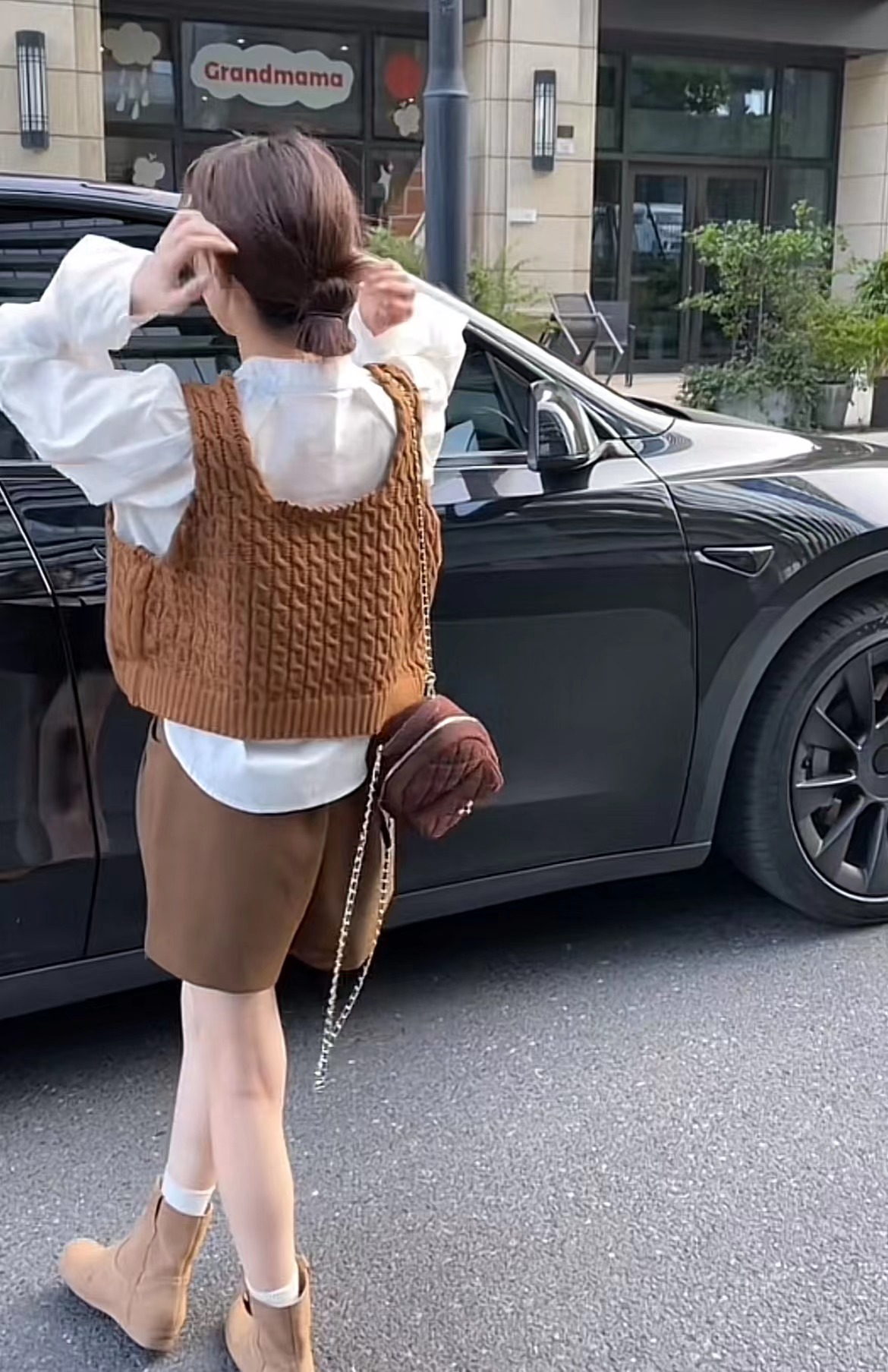 White Round Neck Shirt with Knit Cable Vest and Casual Shorts Set - Image 3
