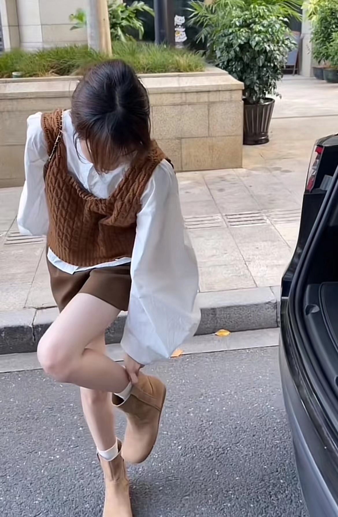 White Round Neck Shirt with Knit Cable Vest and Casual Shorts Set - Image 2