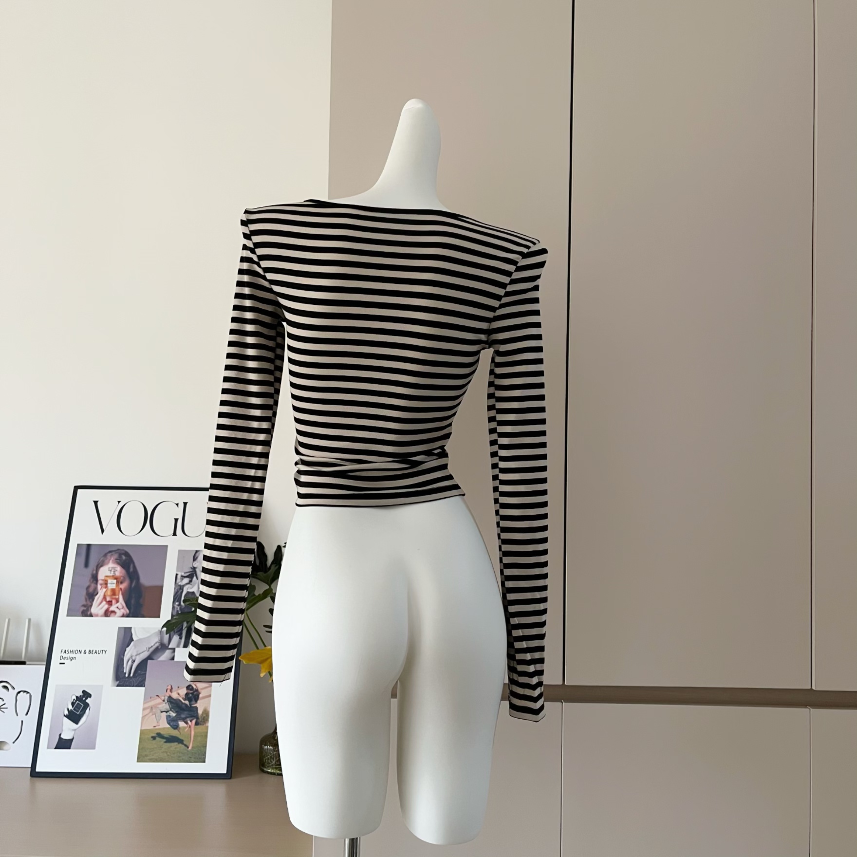 Retro Black and White Striped Slim Fit Long Sleeve Deep V Neck T Shirt for Women - Image 5